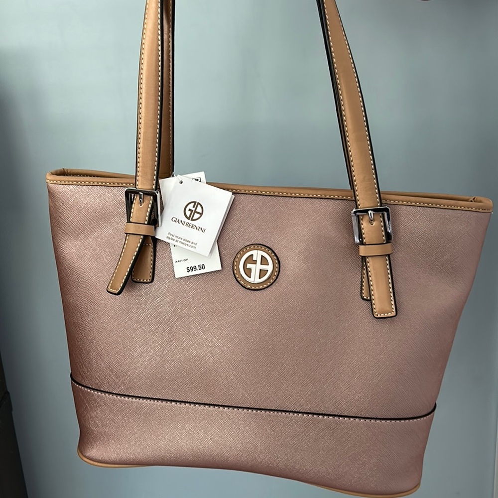 Purse from Giani Bernini. Never been used, still has tag on.